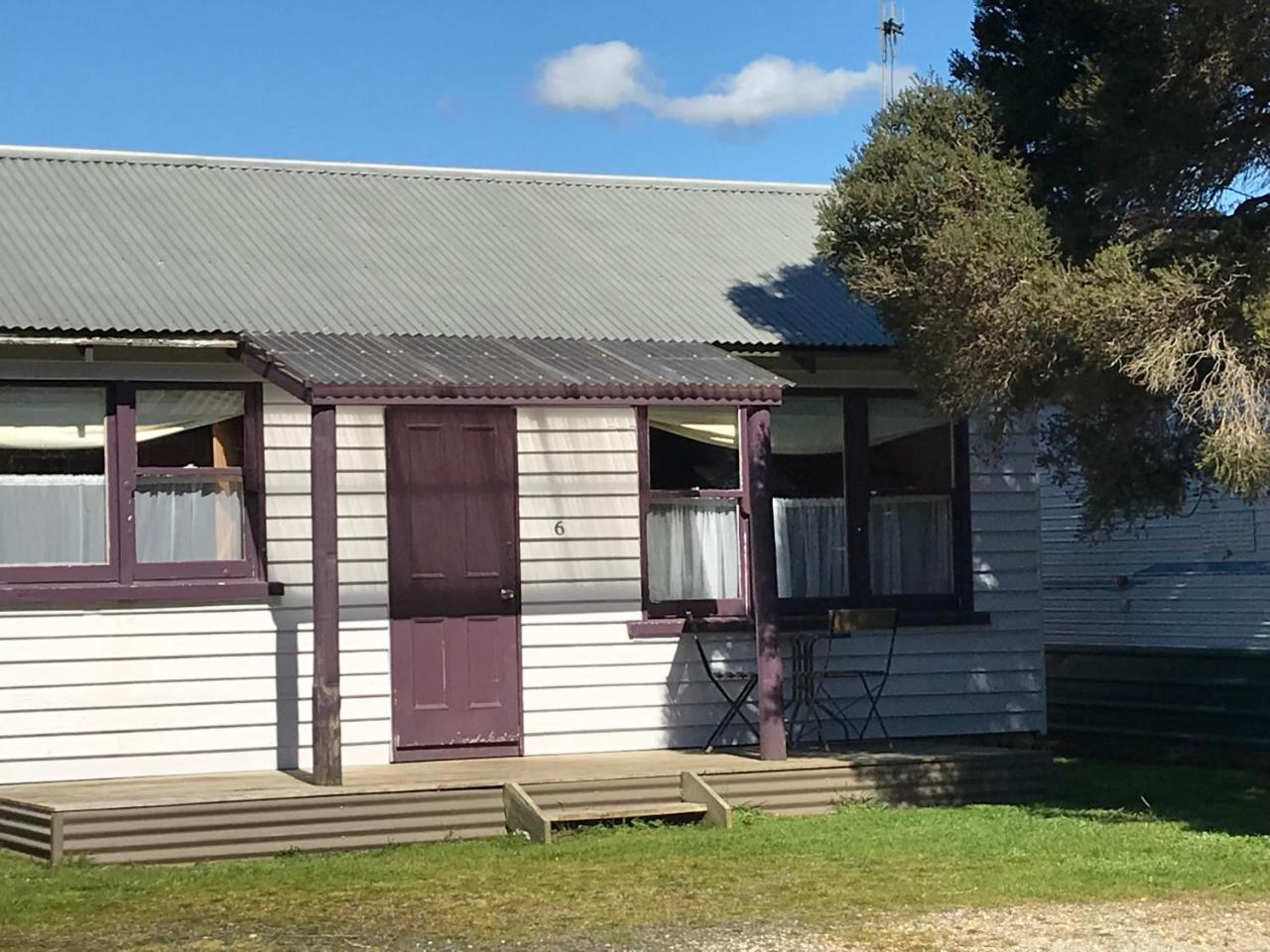 Somerset Beachside Cabin And Caravan Park Exterior photo