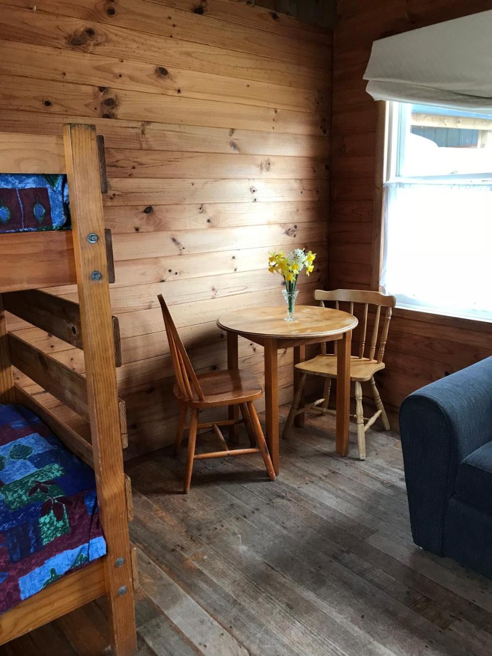Somerset Beachside Cabin And Caravan Park Exterior photo